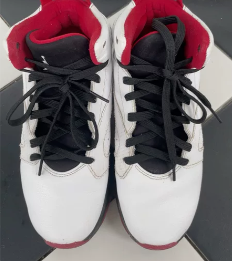 乔丹男童篮球鞋 24厘米 感兴趣的话点“我...