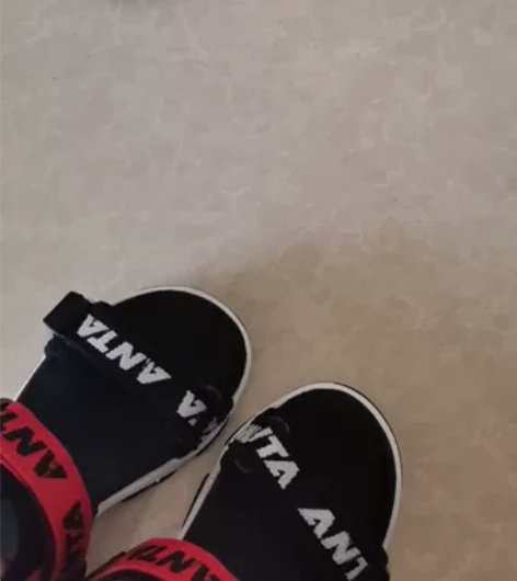 安踏儿童凉鞋29码，孩子穿小的，还挺新，鞋...