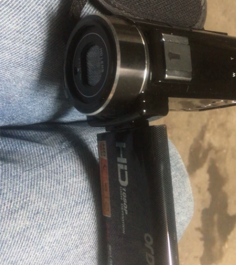 刚入手的一手摄像机，现在低价出售，走过路过...