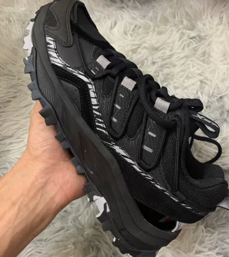 全新正品仅试穿的特步户外鞋，40码，还有一...