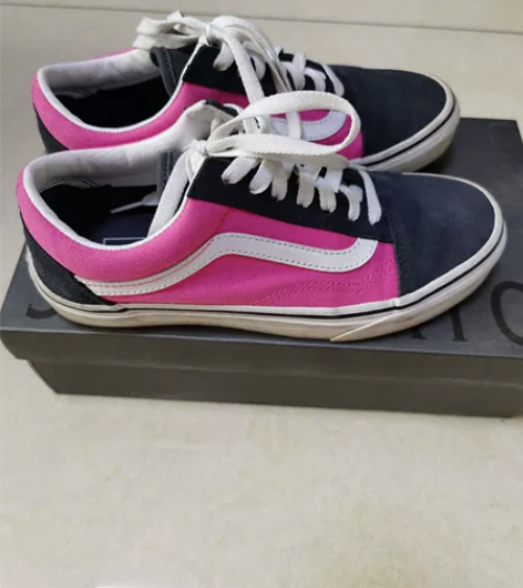 VANS女鞋，37码，现低价出售！就鞋底一...