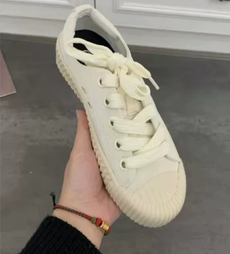 全新小白鞋皮面 女鞋板鞋  没穿过  买小...