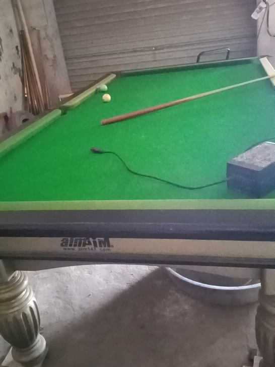 现有标准台球桌，不想玩了，有需要联系，只支...