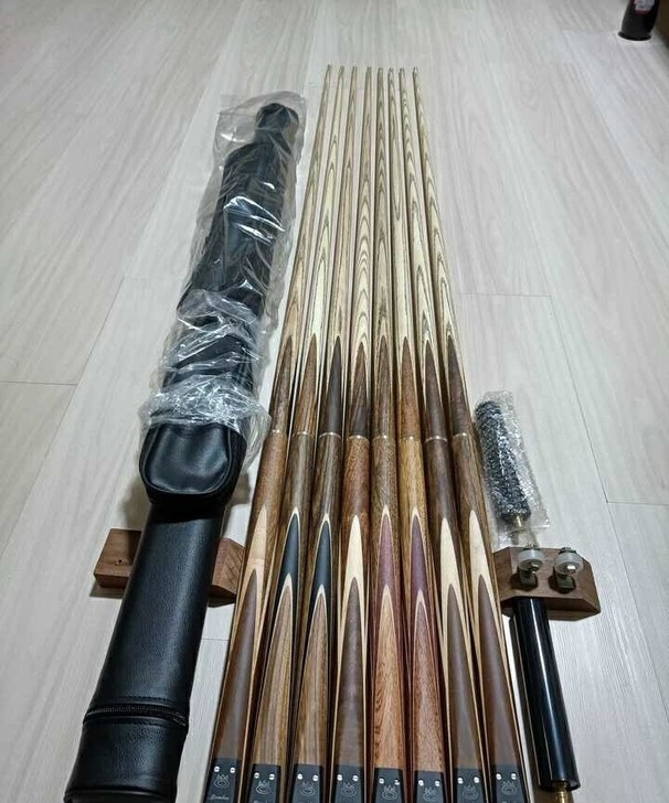 赔本处理库存奥秘台球杆低价处理 仓库找出几...