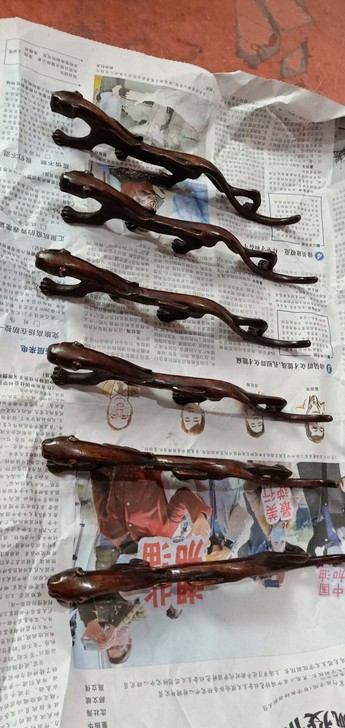 实心铜老虎笔架，特惠价出，单个120包邮感...