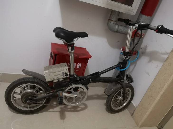 闲置处理折叠电动车锂电池电动车