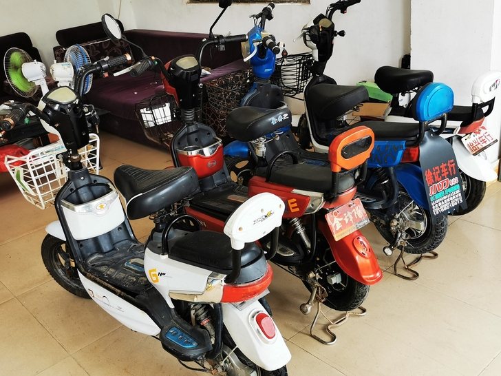 来咯来咯，日常生活代步小电动，方便打工族上...