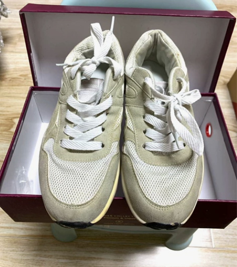 内增高运动鞋，小白鞋。37码。有污渍瑕疵需...