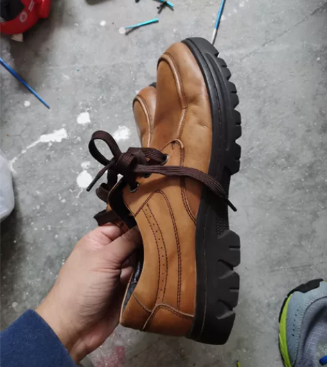 骆驼真皮皮鞋，41码可穿，成色挺好 感兴趣...