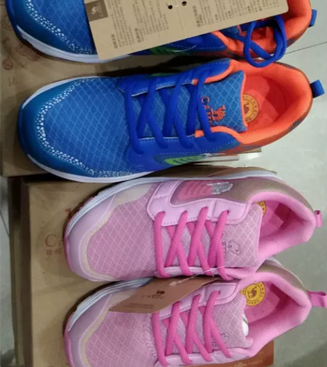 骆驼大码童鞋，实体店断码清仓，系鞋带款蓝色...