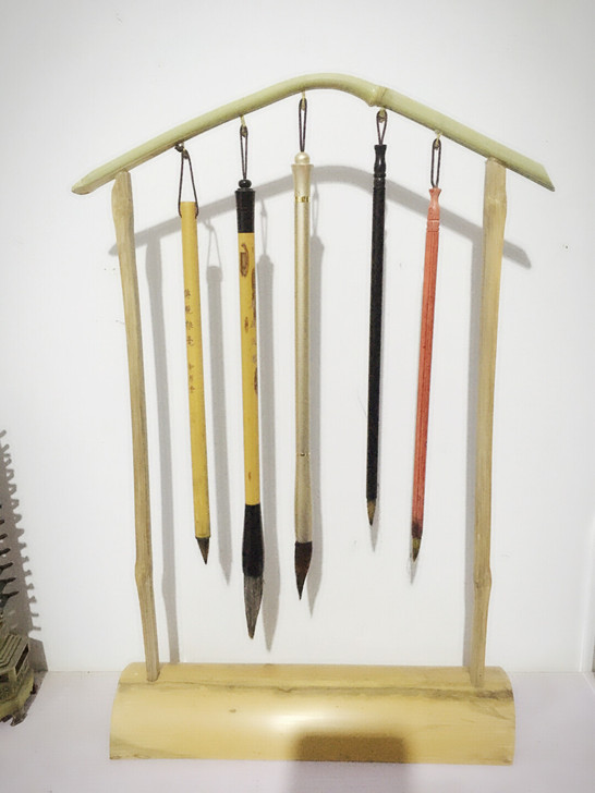 简洁版全竹制毛笔架，竹面光滑，手感极佳，自...