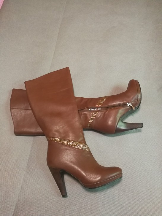 里外全皮长筒靴，（真皮）9.5成新，只穿过...