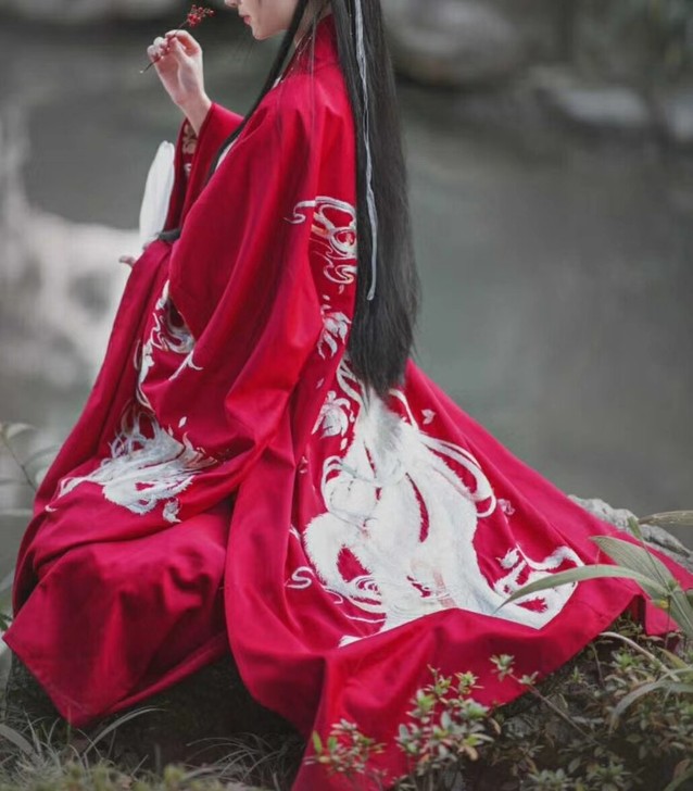 求购【收】朝御有苏大袖红色