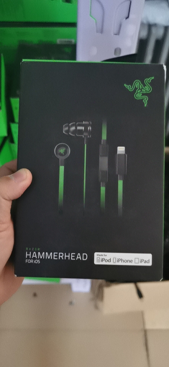 雷蛇 战锤狂鲨耳机IOS