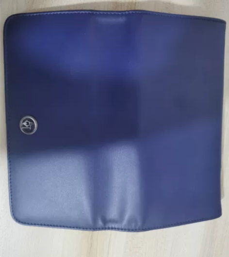 阿玛尼深蓝色钱包 九成新，买了没有用过，一...