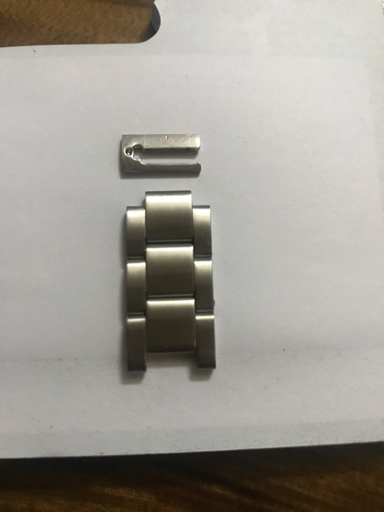 闲置转让全新原装精工表钢带表节，宽16mm...