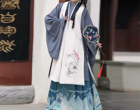 汉旭汉服，半包邮，明制 感兴趣的话点“我想...