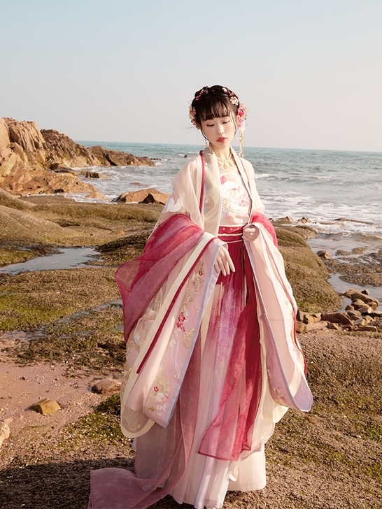 【十三余 小豆蔻儿】[莲生] 绣花大袖衫吊...