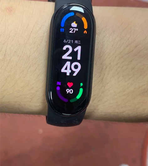 小米手环6nfc版,9成新,原装充电器都在...