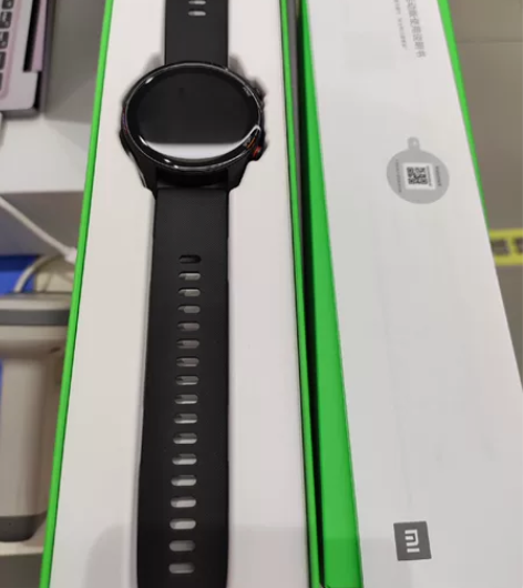 小米手表 Color运动版 黑色，门店展示...