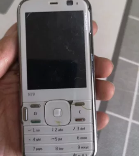 单机诺基亚N79 搬家收拾东西翻出来的 ...