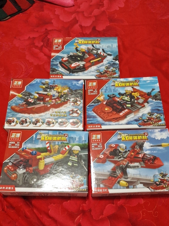 拼装玩具五盒，一盒12，打包50元带走