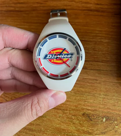dickies手表  9成新  可刀 感兴...