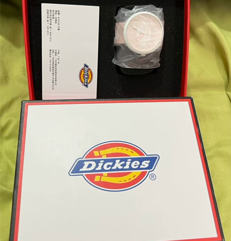全新Dickies手表 材质：硅胶 颜色：...
