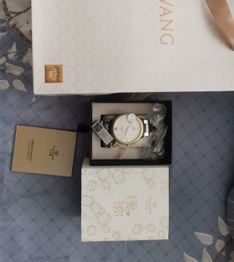 出一块99新天王手表，保修书都在，表带膜刚...