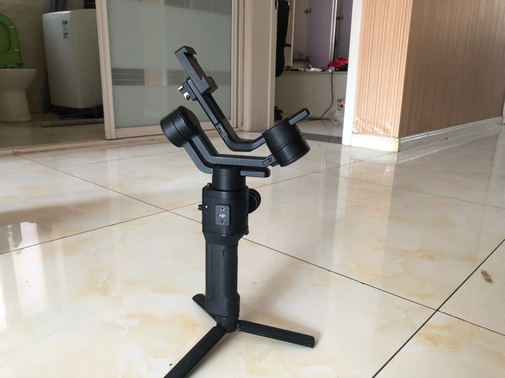 大疆如影sc稳定器。啥毛病没有。两个快装板。