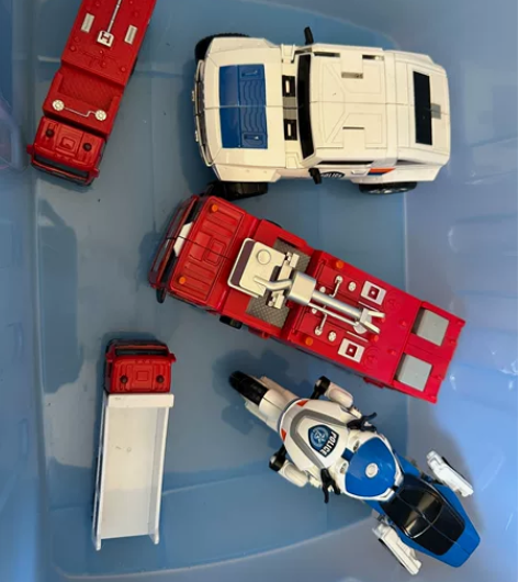 变形金刚汽车，可变形，全新，无包装，还有一...