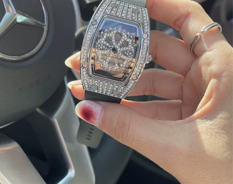 「撤柜清货」「最后5只」理查1德时来运转同...