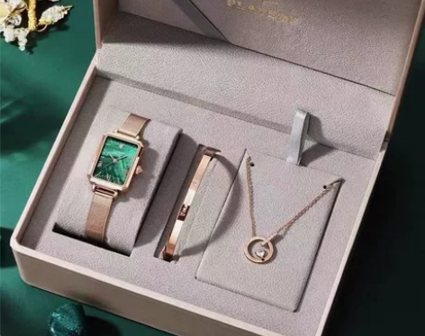 花花公子女士手表正品轻奢小绿表 带礼盒 可...