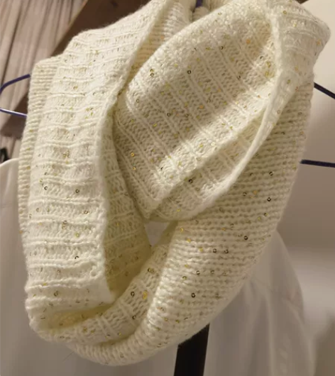 全新H##amp；amp；M毛线围脖，温暖套头款，blingbling...