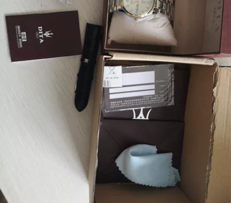 全新迪塔石英表 公司作为纪念品天猫购入，低...