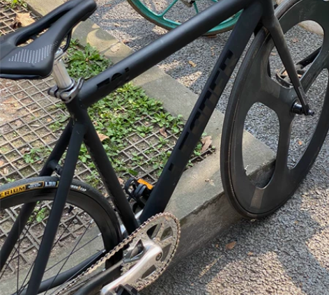 死飞 自己配的车 没怎么骑过 可小刀 整车...