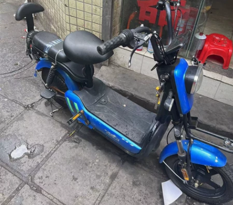 小型女孩子电单车，加满电量可走20公里左右...