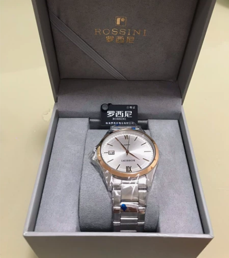 手表新品刚拿到，自己已戴了一块，多余一块没...