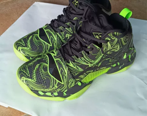 穿过7，8次，打过3次室内网球就闲置了 感...