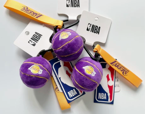 【名创优品】NBA球队周边湖人队钥匙扣包包...