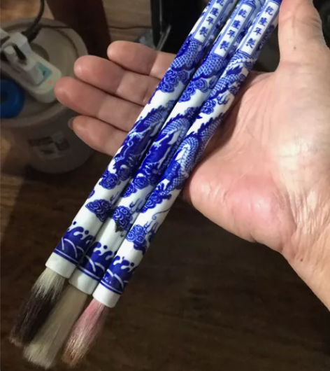 老毛笔。............。三支青花...
