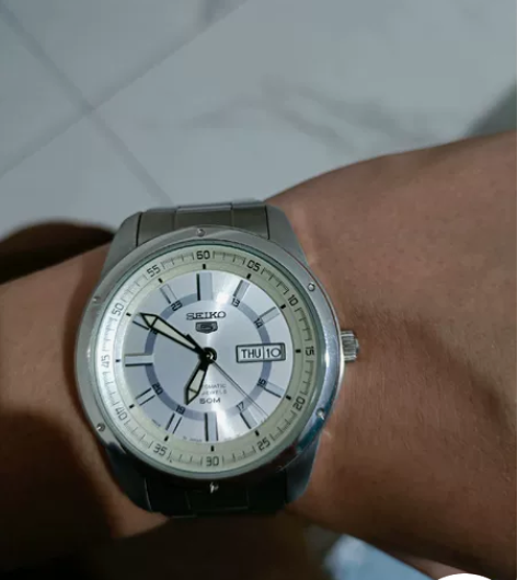 精工五号,自用手表,几乎全新,轻微的划痕,...