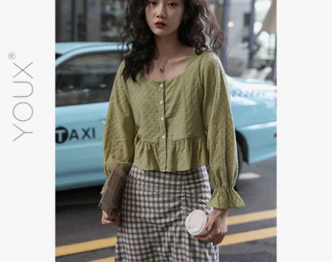 ?早春新品 法式泡泡袖方领漏锁骨娃娃衫短上...