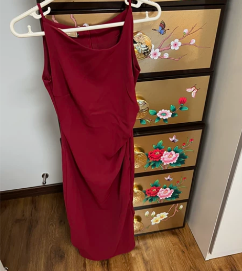 砖红色一字领法式复古白色连衣裙女设计感小众...