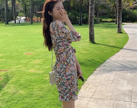 甜美风锁骨碎花雪纺连衣裙 鱼尾包臀裙 几乎...