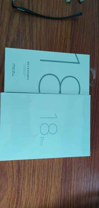 一本来自魅族18pro的手机，全新未拆封，...