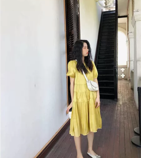 全新 少量现货??? 圆领珠光连衣裙   ...