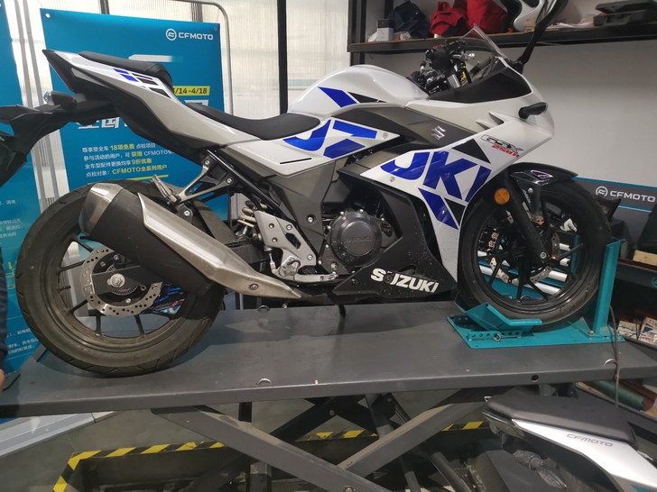 自用铃木gsx250r，目前2990公里，...
