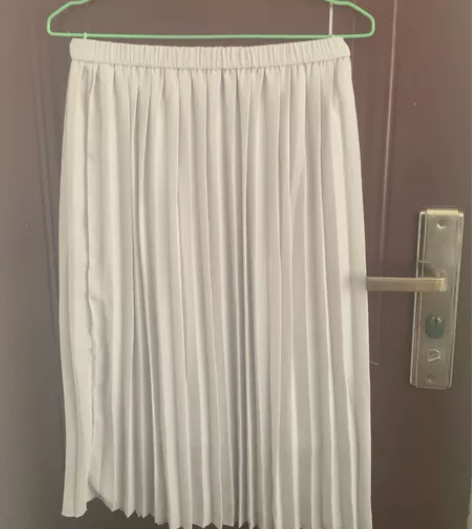 半身百褶裙 10块包邮 感兴趣的话点“我想...