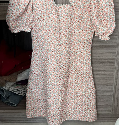 公主风裙子 就在店里试穿了 一次没穿过 也...